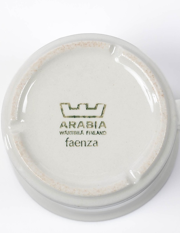 ARABIA Faenza mustaraita teekuppi tassilla - Mukit ja kahvikupit - 10105118230 - 3
