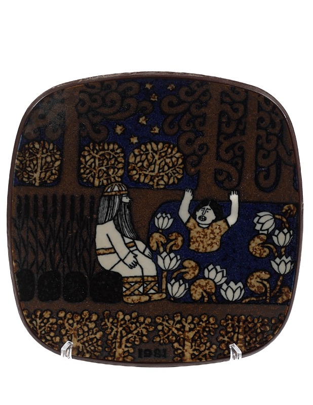 ARABIA Kalevala vuosilautanen 1981 - Designsuosikit - 10105199395 - 0
