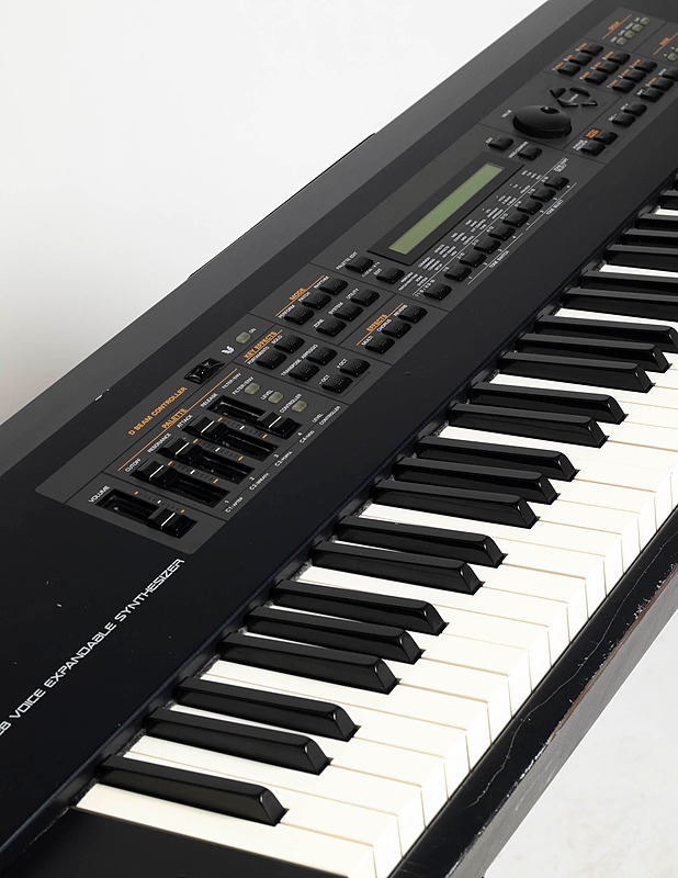 Roland piano - Soittimet - 10105218501 - 1