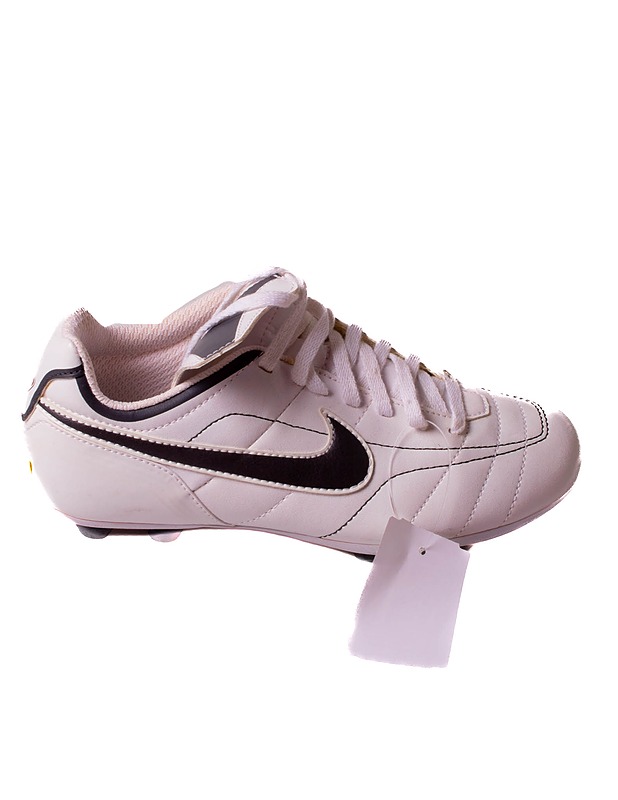 NIKE Versatract jalkapallokengät, 33,5 - Jalkapallo - 10105263363 - 1