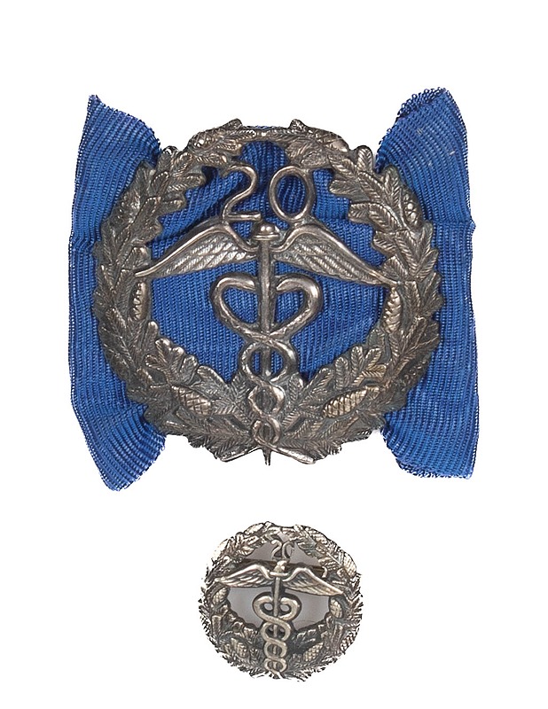 Keskuskauppakamarin 20v hopeiset ansiomerkit - Koriste-esineet - 10105292088 - 1