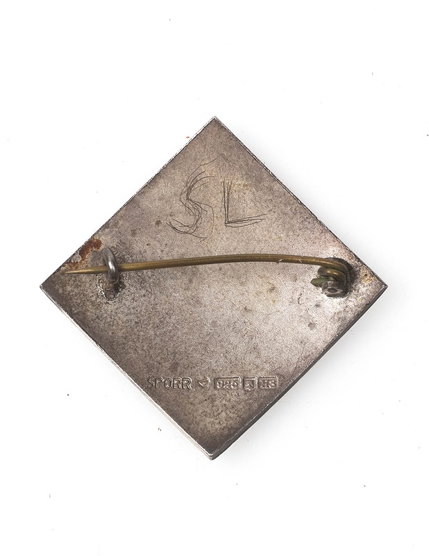 SPORRONG-Hopeajaloste OY, Apuhoitajan merkki - Korut - 10105315894 - 1