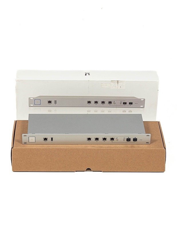 UBIQUITI  UniFi Turvallisuus Gateway Pro 4 porttikäytävä/ohjain - Muu elektroniikka - 10105316153 - 0