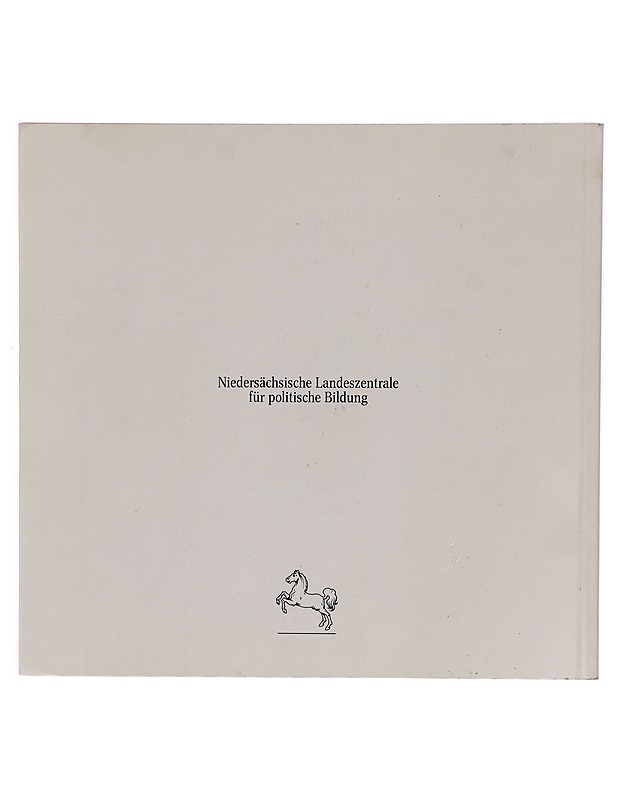 Bergen-Belsen: Explanatory Notes on the Exhibition - Tietokirjat ja oppaat - 10105316316 - 1