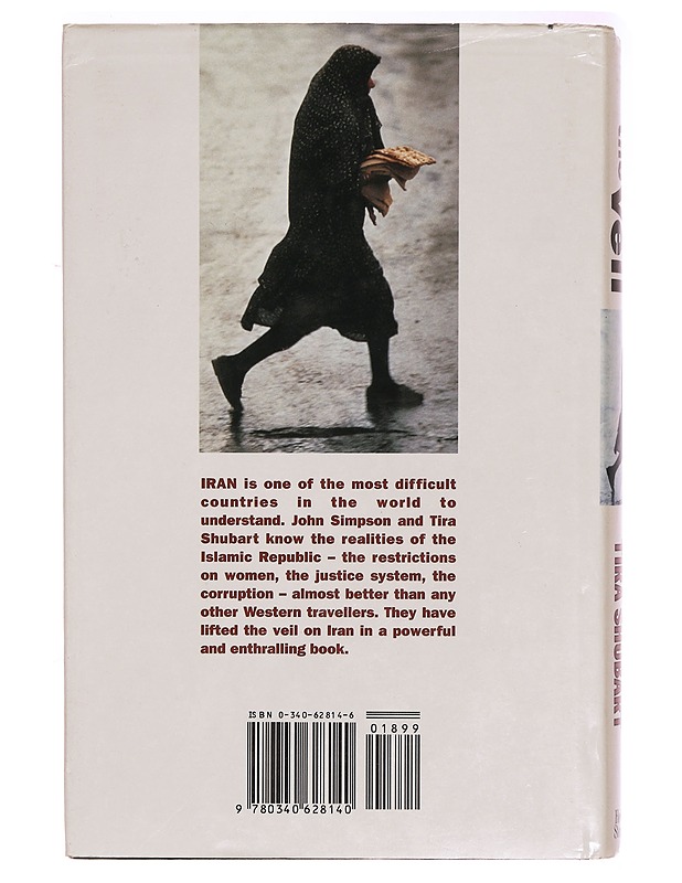 Lifting the Veil: Life in Revolutionary Iran - Tietokirjat ja oppaat - 10105318406 - 1