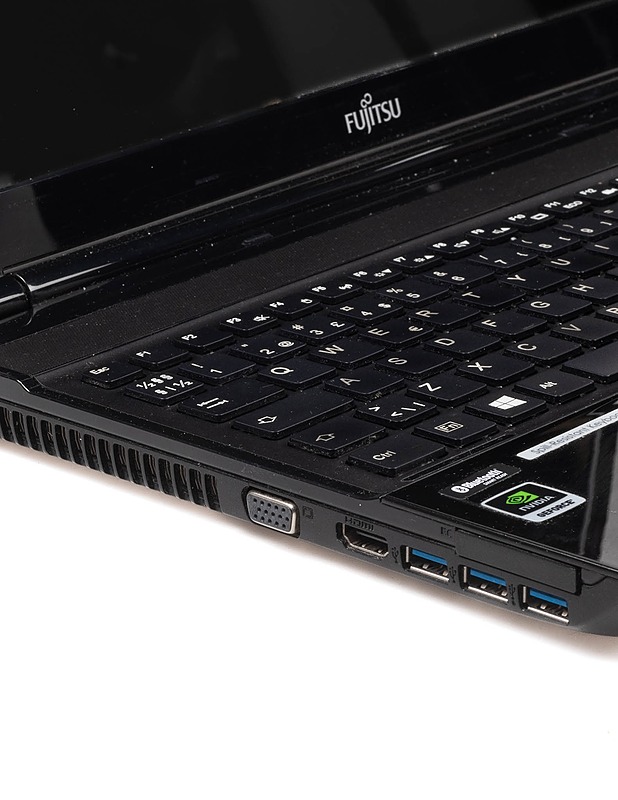 FUJITSU LIFEBOOK AH532/G21 - Tietokoneet - 10105322831 - 1