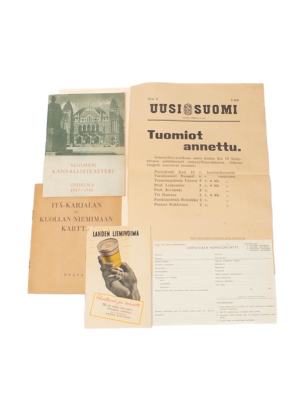 Vanhoja esitteitä, karttoja ja ohjelmia - Koriste-esineet - 10105326131 - 1