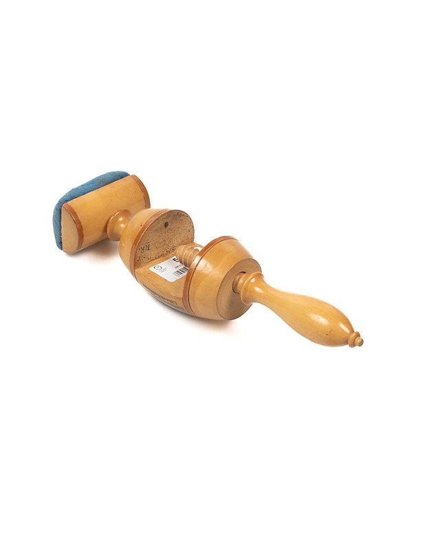 Neulatyynypuristin kiinnityksellä - Koriste-esineet - 10105328213 - 2