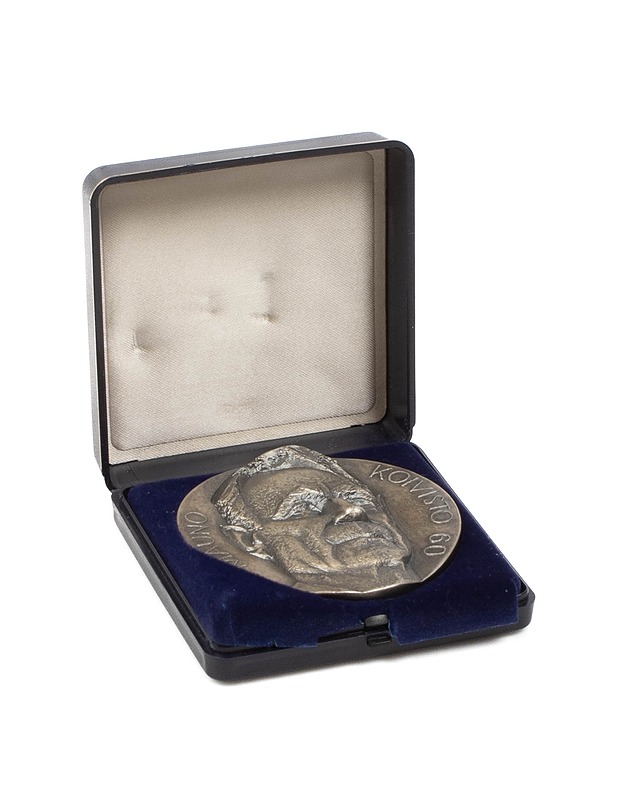 SPORRONG Mauno Koivisto 60 pöytämitali - Koriste-esineet - 10105328308 - 0