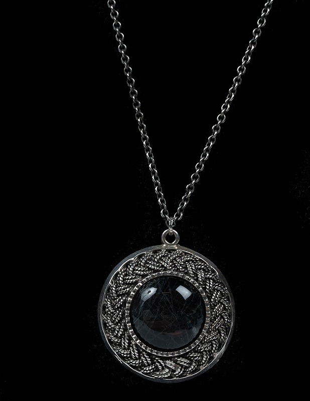 TURUN HOPEA Punos riipus ja korvakorut - Korut - 10105329563 - 1