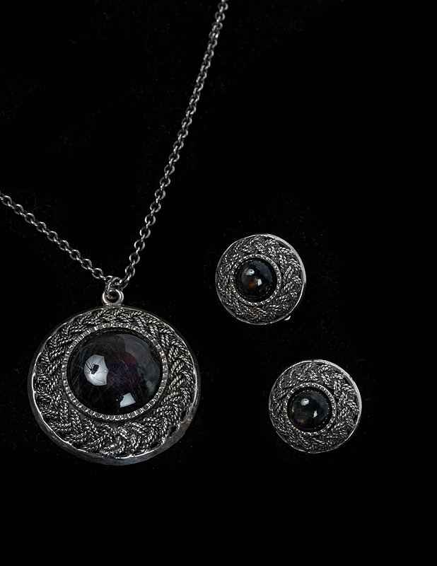 TURUN HOPEA Punos riipus ja korvakorut - Korut - 10105329563 - 2