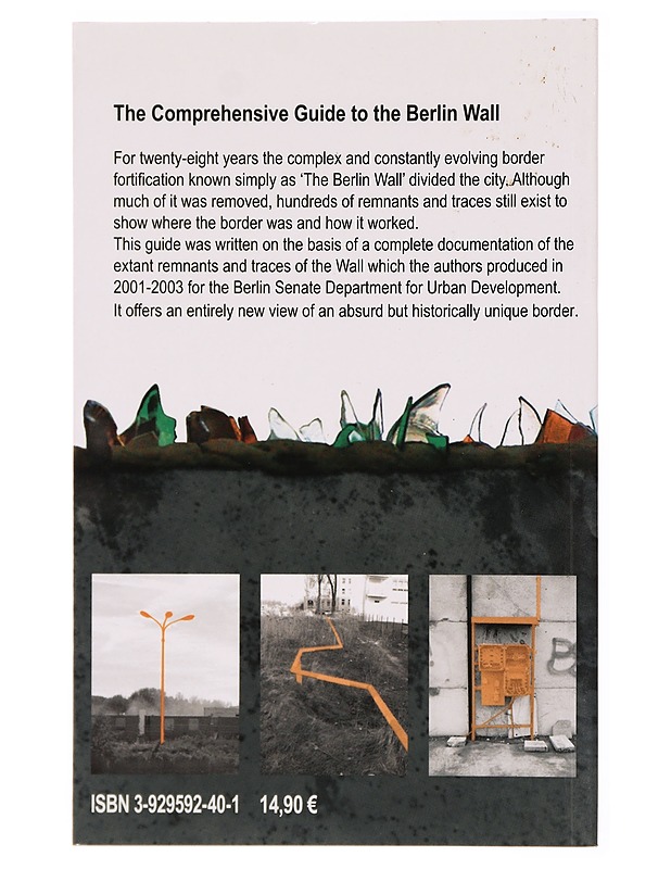 Wall remnants - Wall Traces - Alex Klausmeier - Historiakirjat - 10105330404 - 1