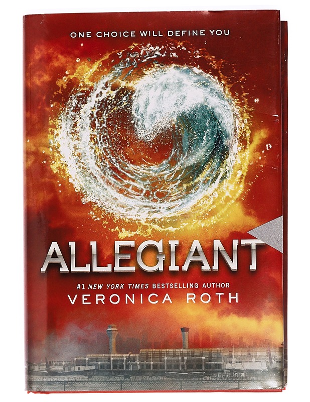 Allegiant - Roth, Veronica - Fantasia- ja scifi - 10105331838 - 0