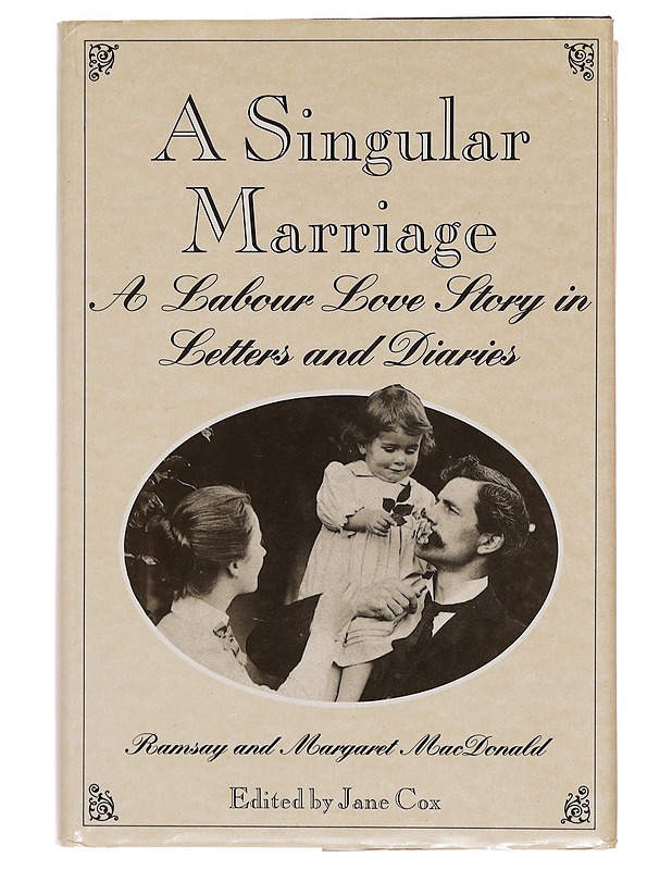 A Singular marriage, MacDonald Ramsay and Margaret - Romaanit ja novellit - 10105344737 - 0