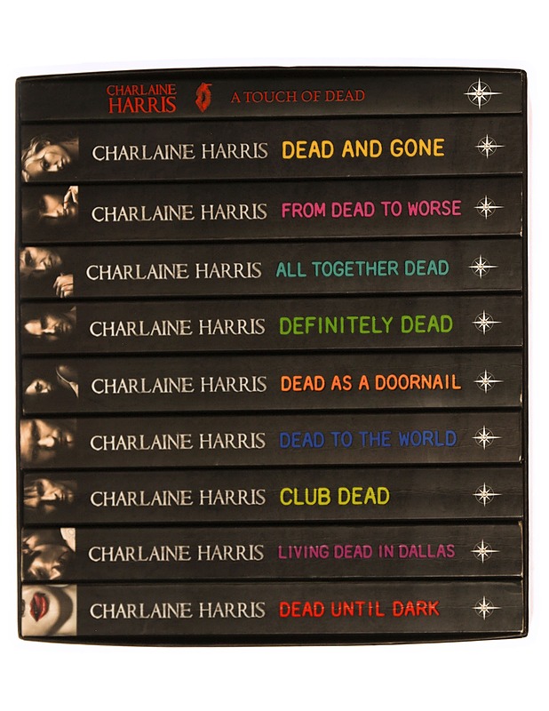 Charlaine Harris l Sookie Stackhouse  - Romaanit ja novellit - 10105346870 - 2