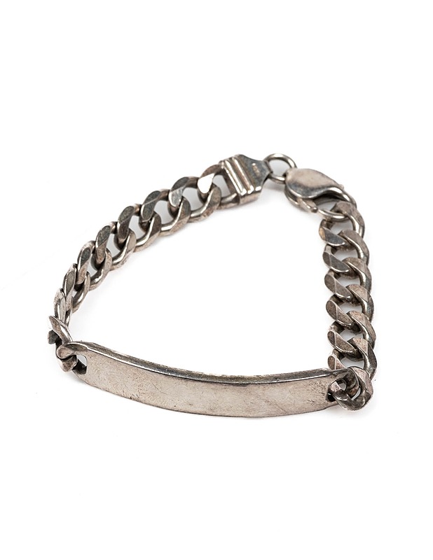 Hopeinen panssariketju laatalla - Korut - 10105349548 - 0