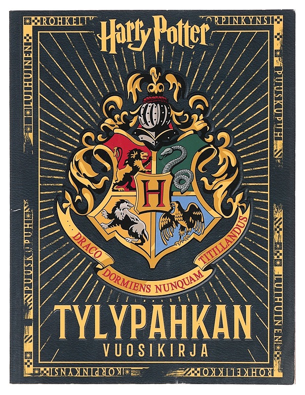 Harry Potter : Tylypahkan vuosikirja - kääntäjä: Tapani Lahtinen - Tietokirjat ja oppaat - 10105357950 - 0