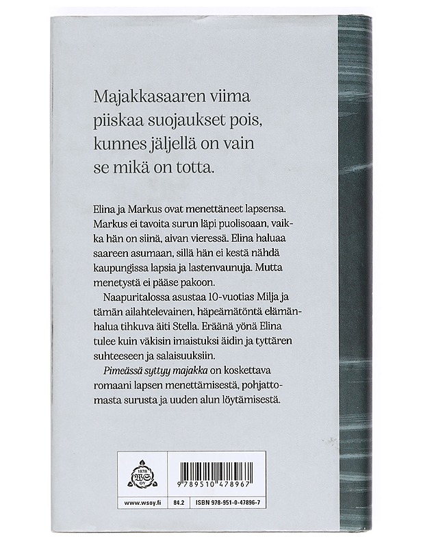 Pimeässä syttyy majakka - Veera Ikonen - Romaanit ja novellit - 10105369431 - 1