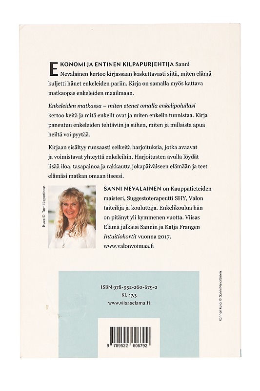 Enkeleiden matkassa : miten etenet omalla enkelipolullasi - Sanni Nevalainen - Tietokirjat ja oppaat - 10105375853 - 1