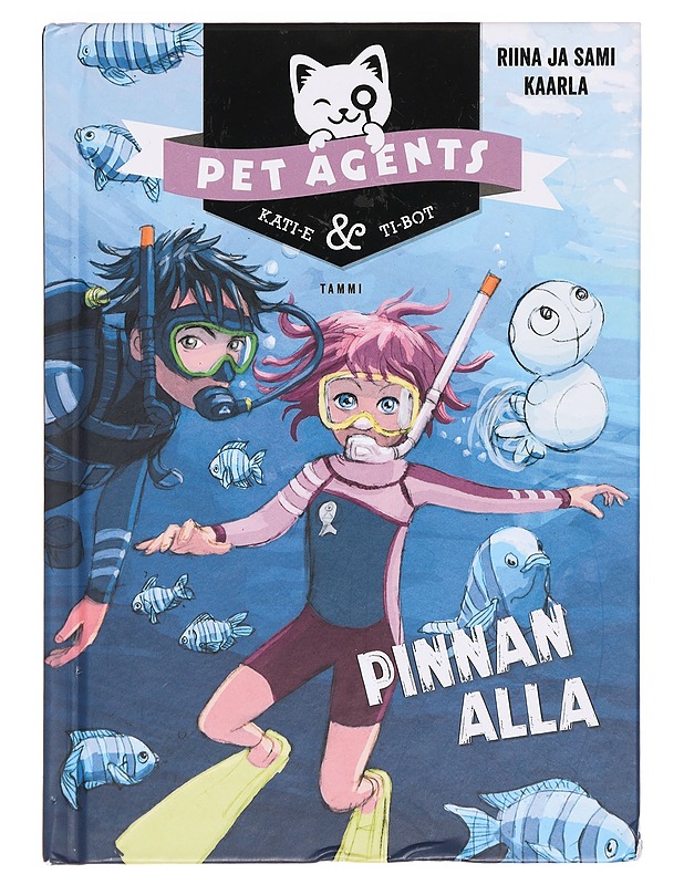 Pinnan alla - Kaarla, Riina - Lastenkirjat - 10105379843 - 0