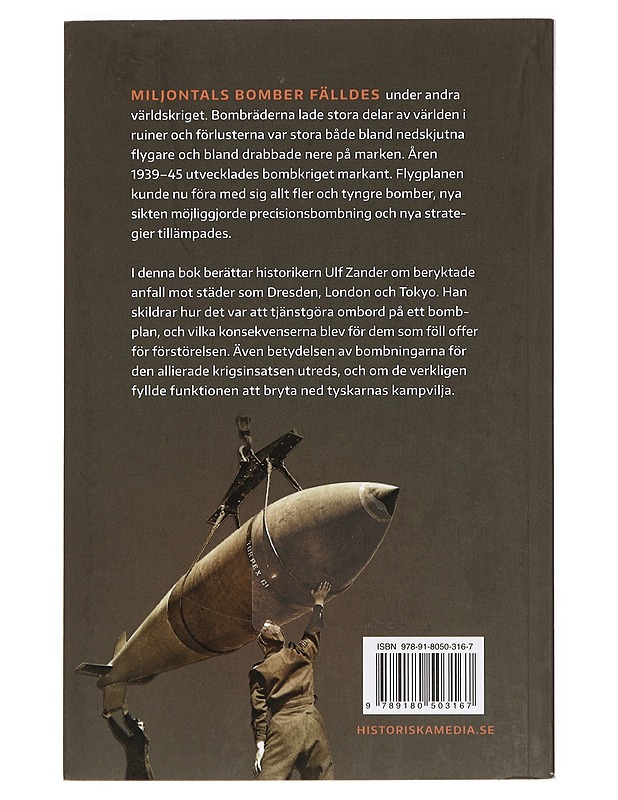 Bombkriget 1939-45 - Ulf Zander - Historiakirjat - 10105380320 - 1