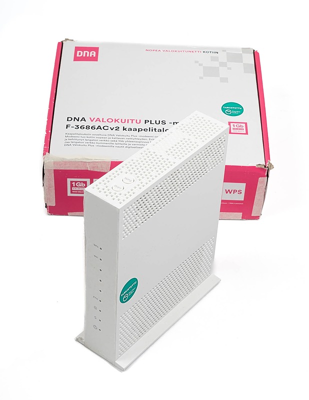 DNA F-3686ACV2 kaapelimodeemi - Muu elektroniikka - 10105383363 - 0