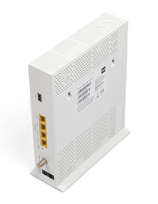 DNA F-3686ACV2 kaapelimodeemi - Muu elektroniikka - 10105383363 - 1