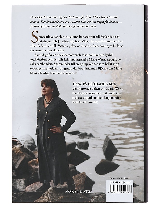 Dans på glödande kol : [ett nytt fall för Maria Wern] : [spänningsroman] - Anna Jansson - Romaanit ja novellit - 10105384528 - 1