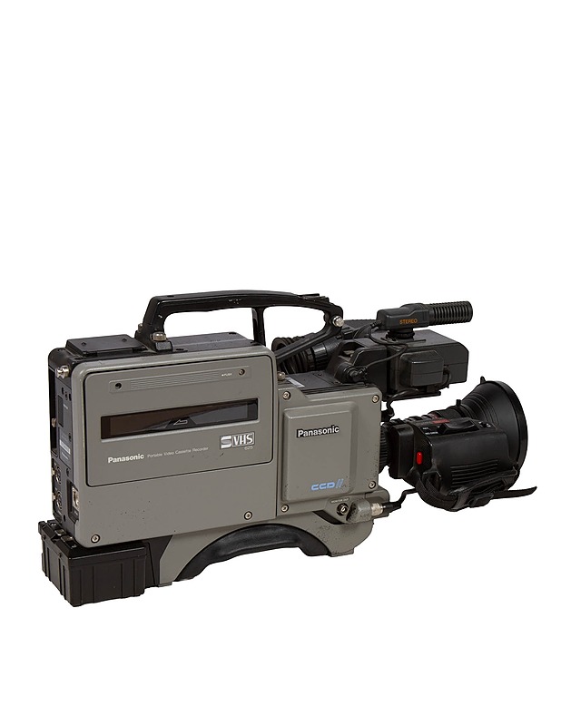 PANASONIC AG-7450 Portable Video Cassette Recorder ja JVC BR-S611DXU S-VHS Recorder - Muu elektroniikka - 10105385930 - 2