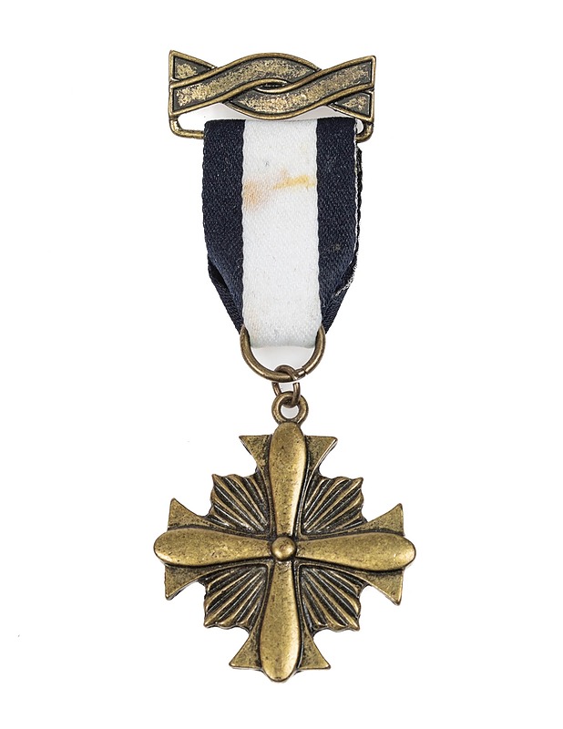 Distinguished Flying Cross replika rintaneula - Korut - 10105386947 - 0