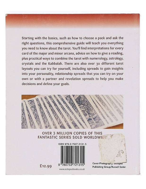 The tarot bible : The definitive guide to the cards and spreads - Sarah Bartlett - Tietokirjat ja oppaat - 10105390082 - 1