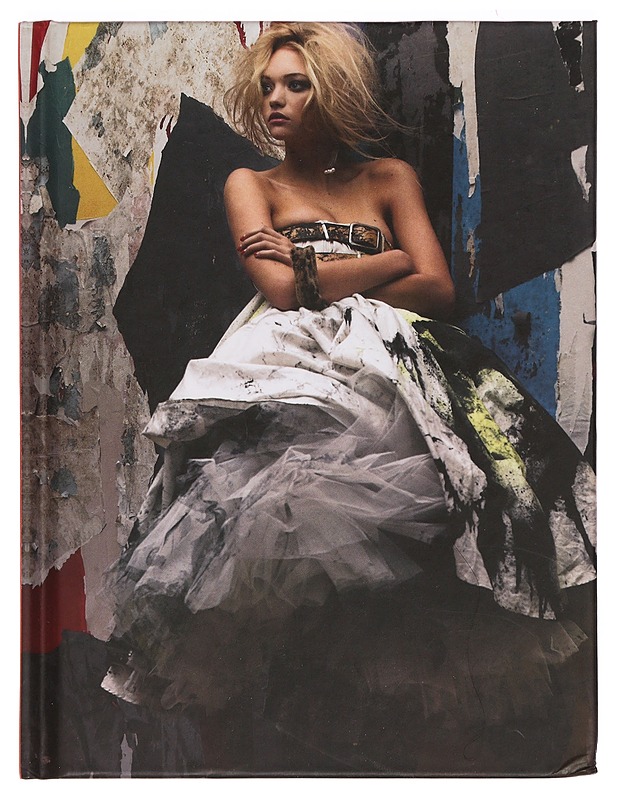 Vogue on Alexander McQueen - Chloe Fox - Elämäkerrat ja muistelmat - 10105391851 - 0