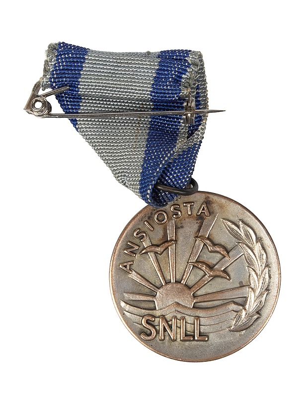 Suomen Naisten Liikuntakasvatusliiton ansiomitali - Korut - 10105392552 - 1