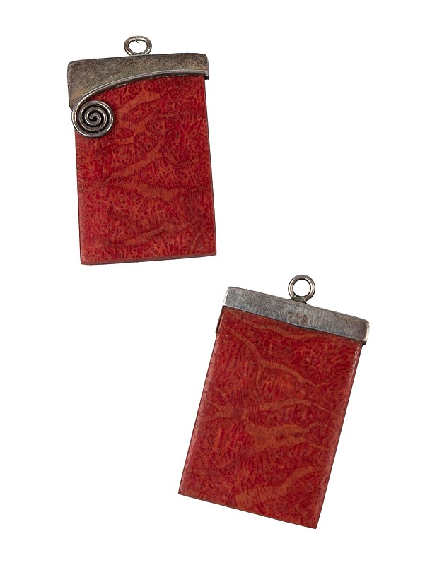 Punainen amuletti, 2 kpl - Askartelu - 10105397516 - 0