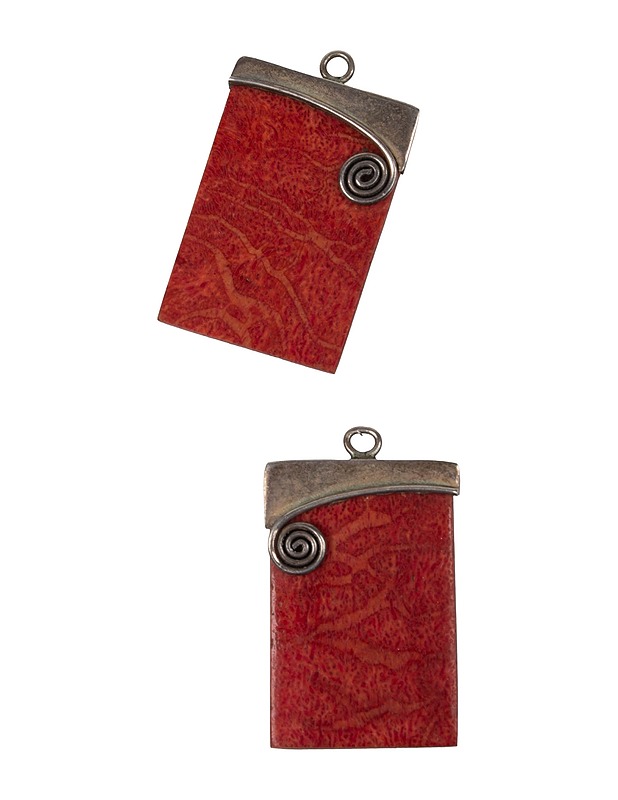Punainen amuletti, 2 kpl - Askartelu - 10105397516 - 1