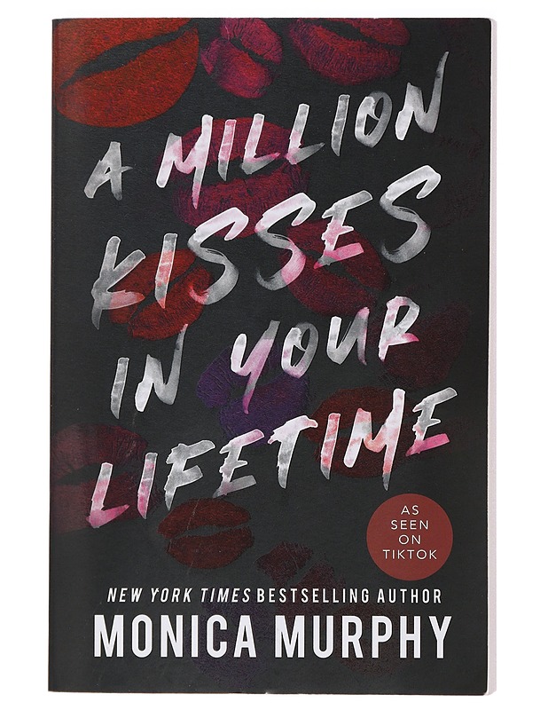 A Million Kisses in Your Lifetime - Monica Murphy - Romaanit ja novellit - 10105401018 - 0