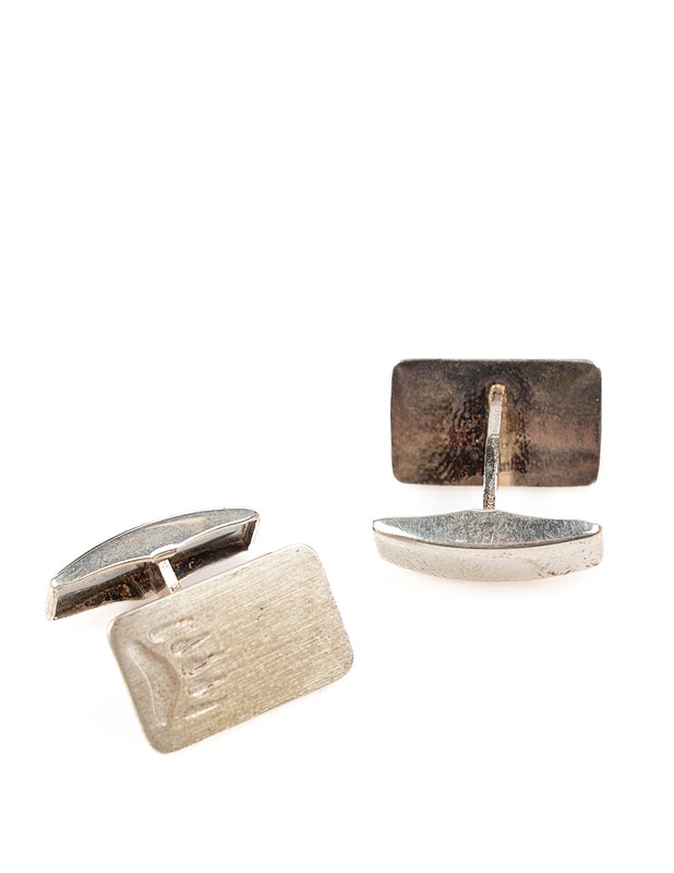 Hopeiset kalvosinnapit - Korut - 10105402379 - 1