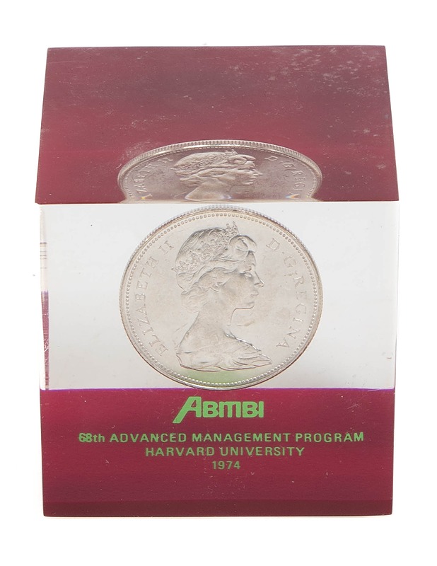 Harvard AMP muistoesine - Koriste-esineet - 10105405842 - 1