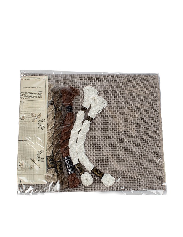 Kaitaliina kirjontatyö - Käsityö - 10105406626 - 1