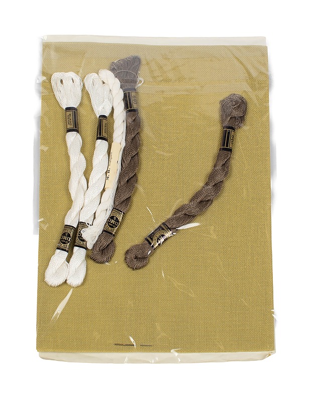 Kirjontatyö - kaitaliina - Käsityö - 10105407523 - 1