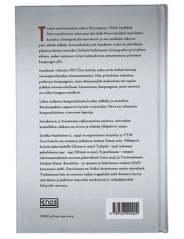 Muistiinpanoja piiritetystä kaupungista : Leningrad 1941-1944 - Sinikka Paavilainen - Romaanit ja novellit - 10105408097 - 1