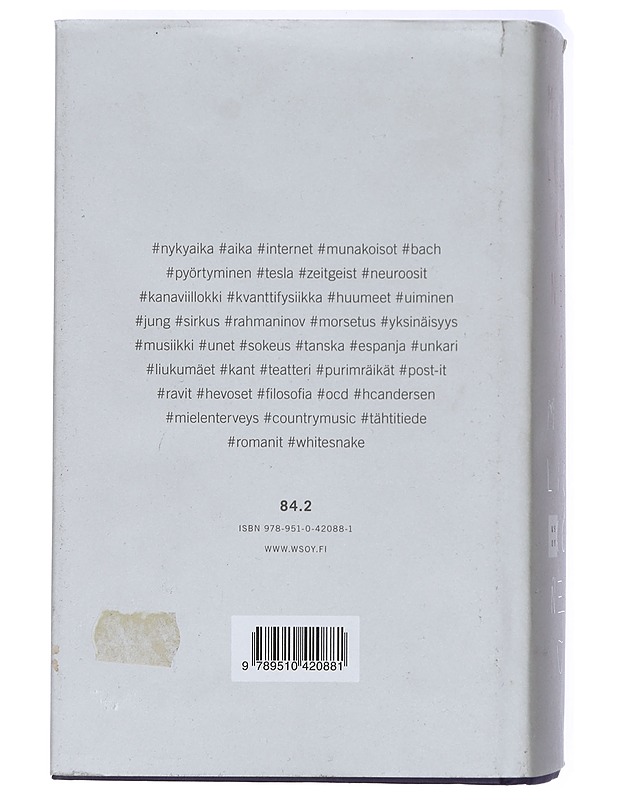 O : romaani (tai yleispätevä tutkielma siitä miksi asiat ovat niin kuin ovat) - Miki Liukkonen - Romaanit ja novellit - 10105414192 - 1