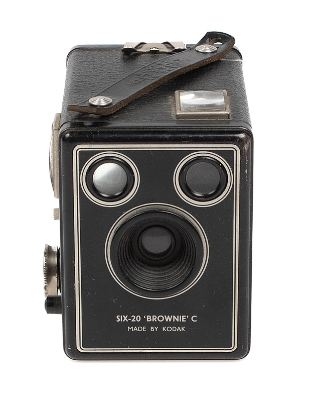 KODAK Six-20 Brownie C -laatikkokamera - Koriste-esineet - 10105415968 - 1
