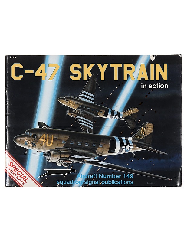 C-47 Skytrain in action - Davis, Larry - Harrastekirjat - 10105417180 - 0