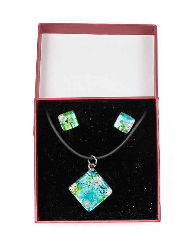 Kaulakoru ja korvakorut - Korut - 10105421678 - 0