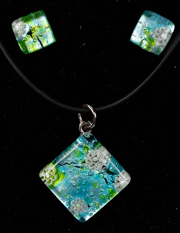 Kaulakoru ja korvakorut - Korut - 10105421678 - 1