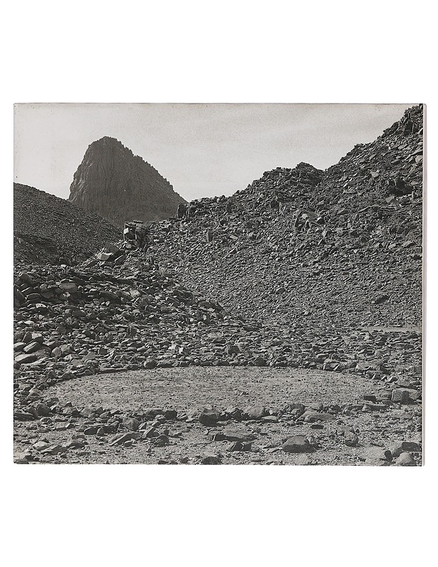 Richard Long : Walking in circles : Hayward Gallery, South Bank Centre, London, 14 June - 11 August 1991 - Long, Richard - Tietokirjat ja oppaat - 10105423380 - 1