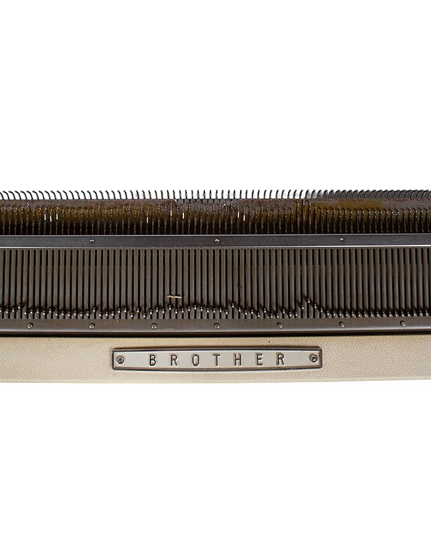 BROTHER neulekone + ohjekirja - Käsityö - 10105423786 - 4