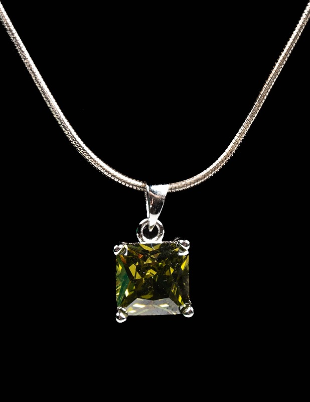 STEPP hopeinen kaulakoru kivellä - Korut - 10105425976 - 1