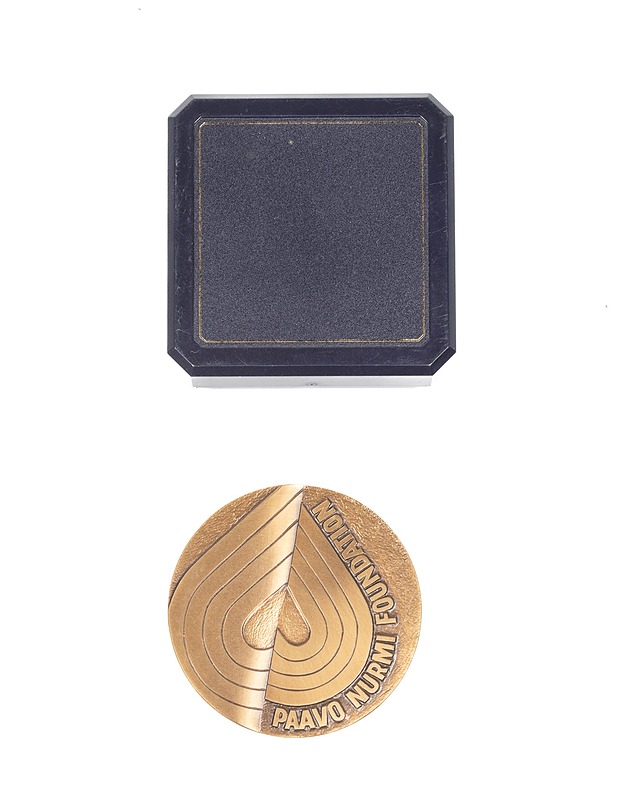 Paavo Nurmi säätiön Pulsus Aureus pöytämitali - Koriste-esineet - 10105426085 - 0